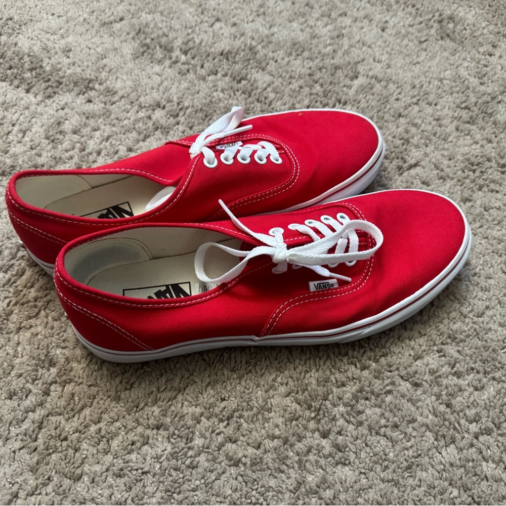 US Men’s Vans Red Size 10 (Woman’s size 11.5)